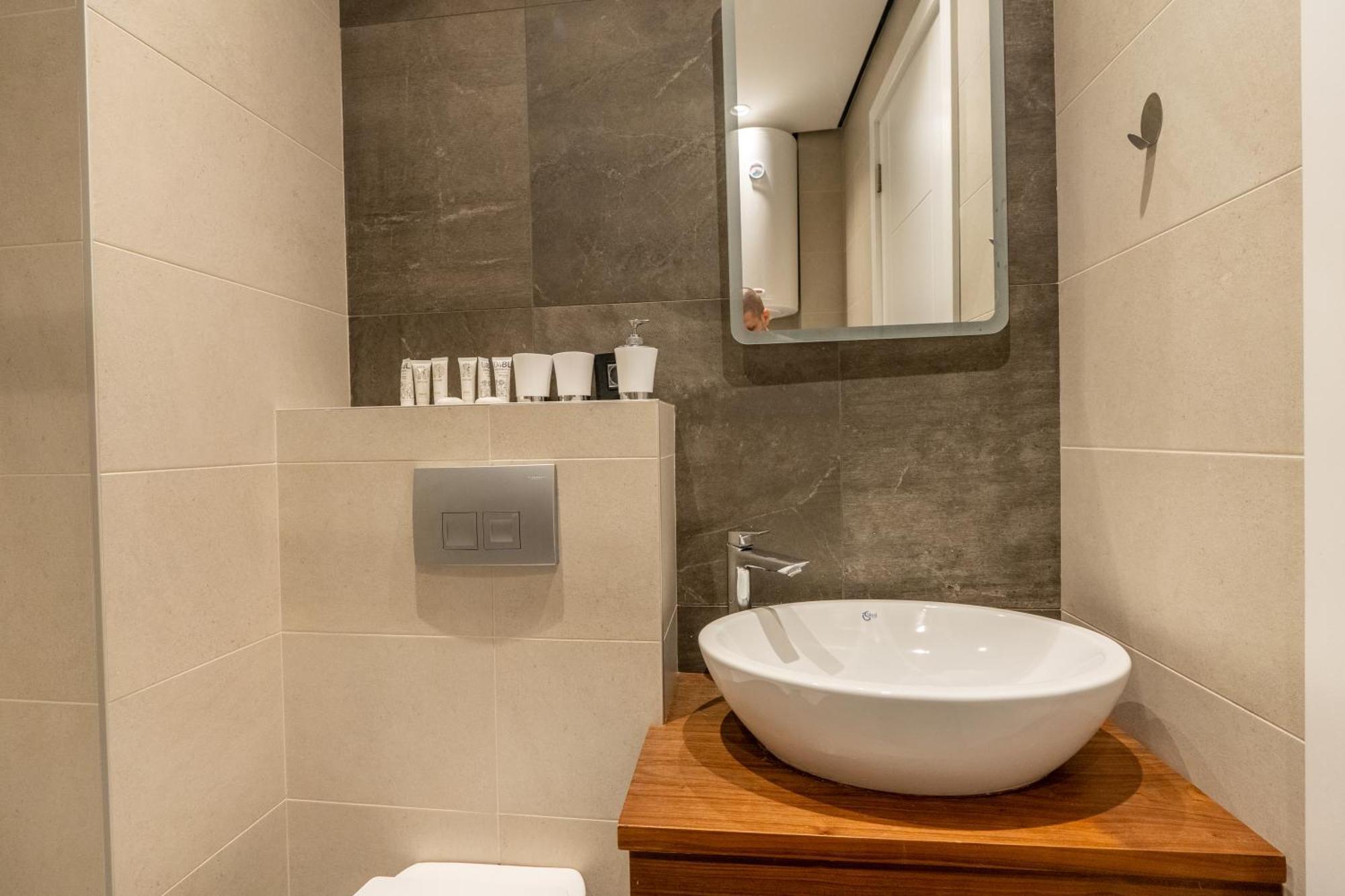 Kondina Suites Belgrad Exterior foto